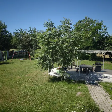 Wellrest Nature Vendeghaz Apartmán *